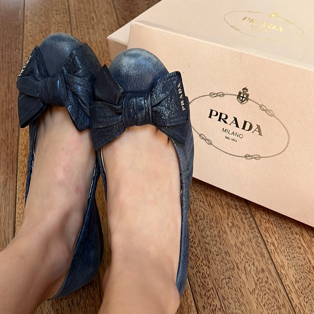 Prada | Distressed Leather Bow Flats Navy Blue 37.5